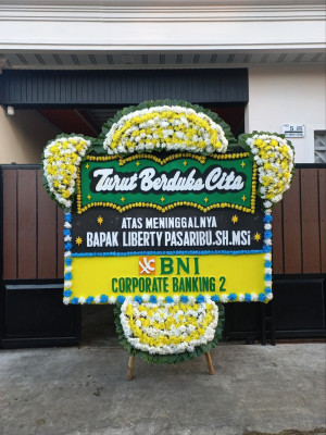 Papan Bunga Duka di Kebun Lada