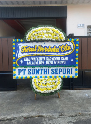 Papan Bunga Duka di Kebun Lada