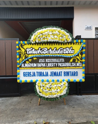 Papan Bunga Duka di Kebun Lada