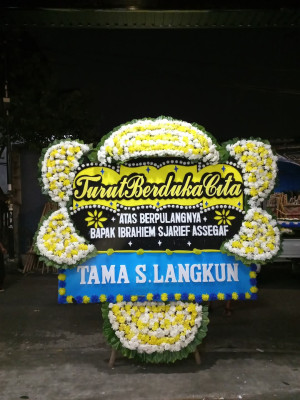 Papan Bunga Duka di Kebun Lada
