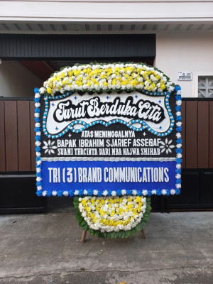 Papan Bunga Duka di Kebun Lada